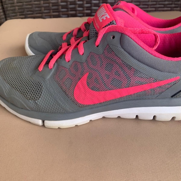 Nike Running Shoes - Size 6.5 - Picture 12 of 16